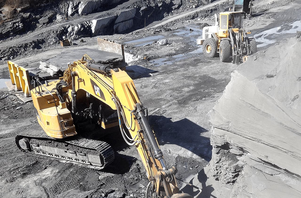 Extraction of slate blocks